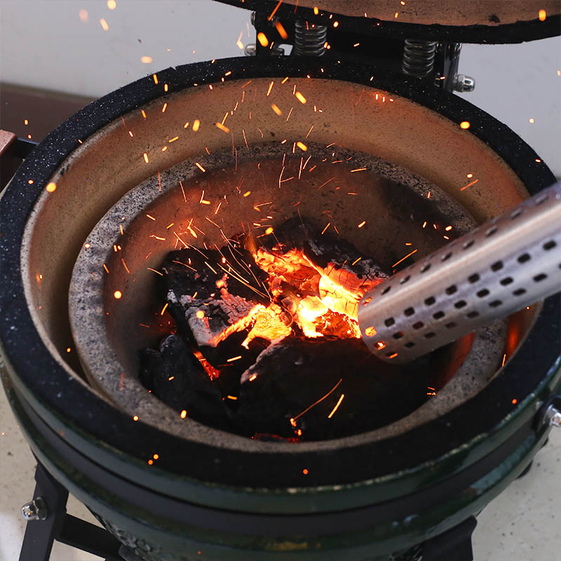 Cómo encender una parrilla de carbón sin líquido para encendedores